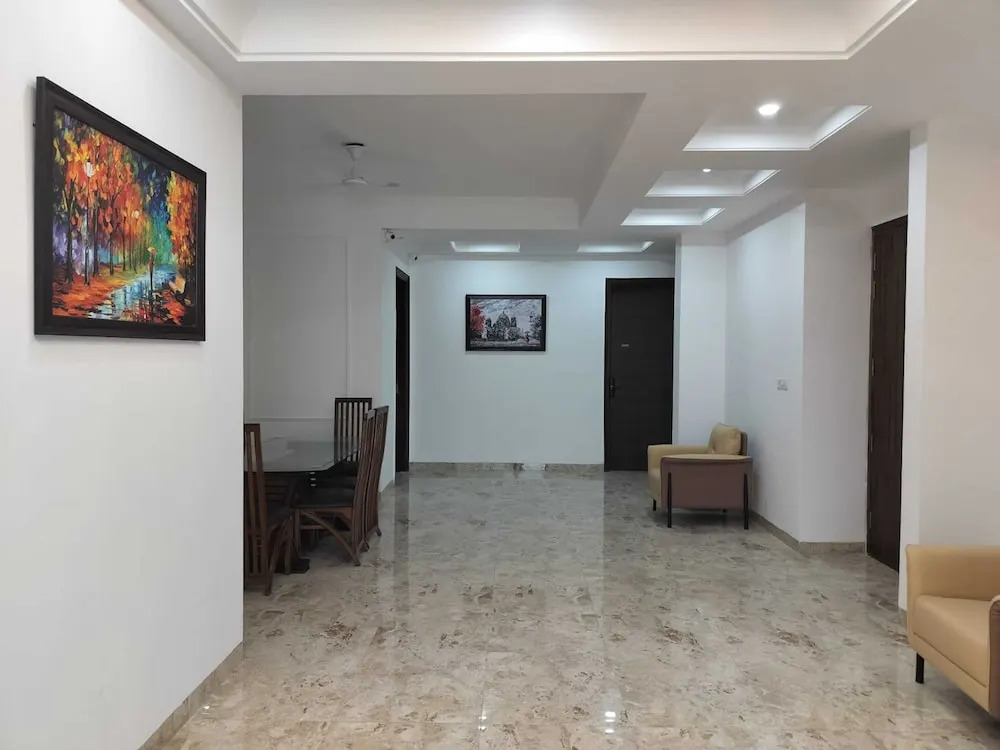 The Hoften Elite 32 Avenue, Sector 15, Gurugram