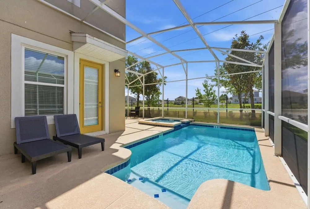 5BR Family Home, Pool, Theme Beds, Space, Location