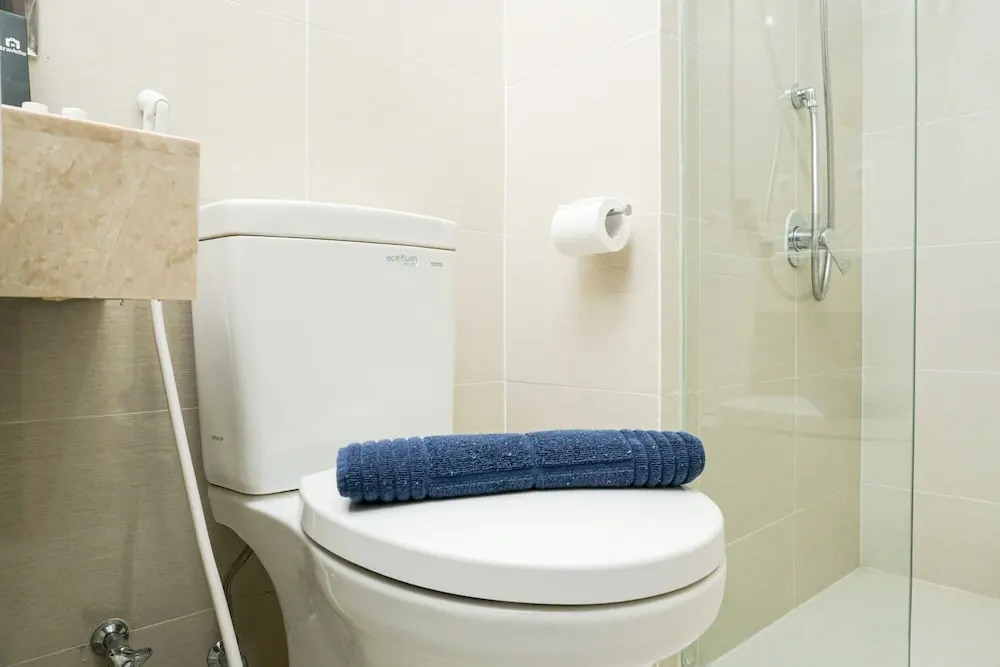 Best Price Studio @ Puri Mansion Apartment