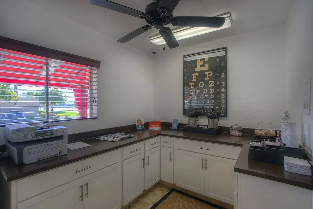 102 -Fully Furnished 1BR Suite-Prime Location! by RedAwning