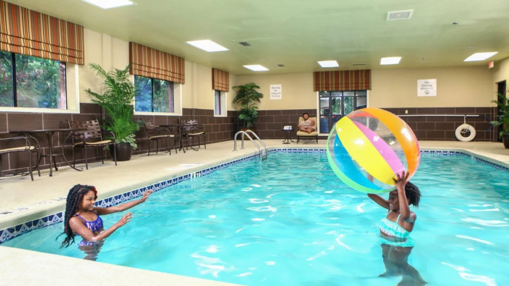 Holiday Inn Express Hotel & Suites - Atlanta/Emory University Area by IHG