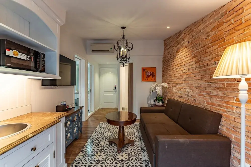 Golden Star Apartment & Hotel