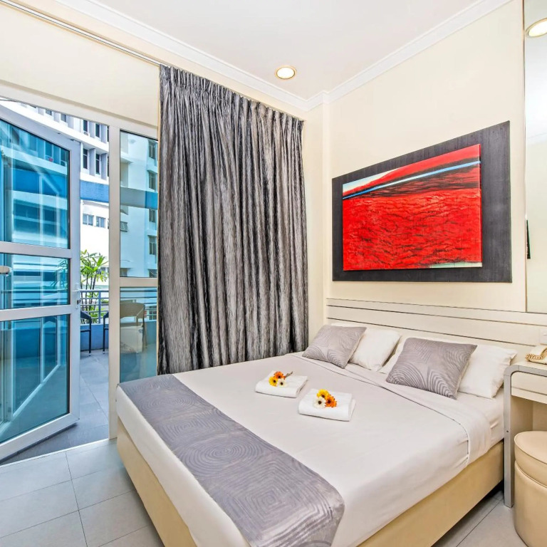 Hotel 81 Elegance
