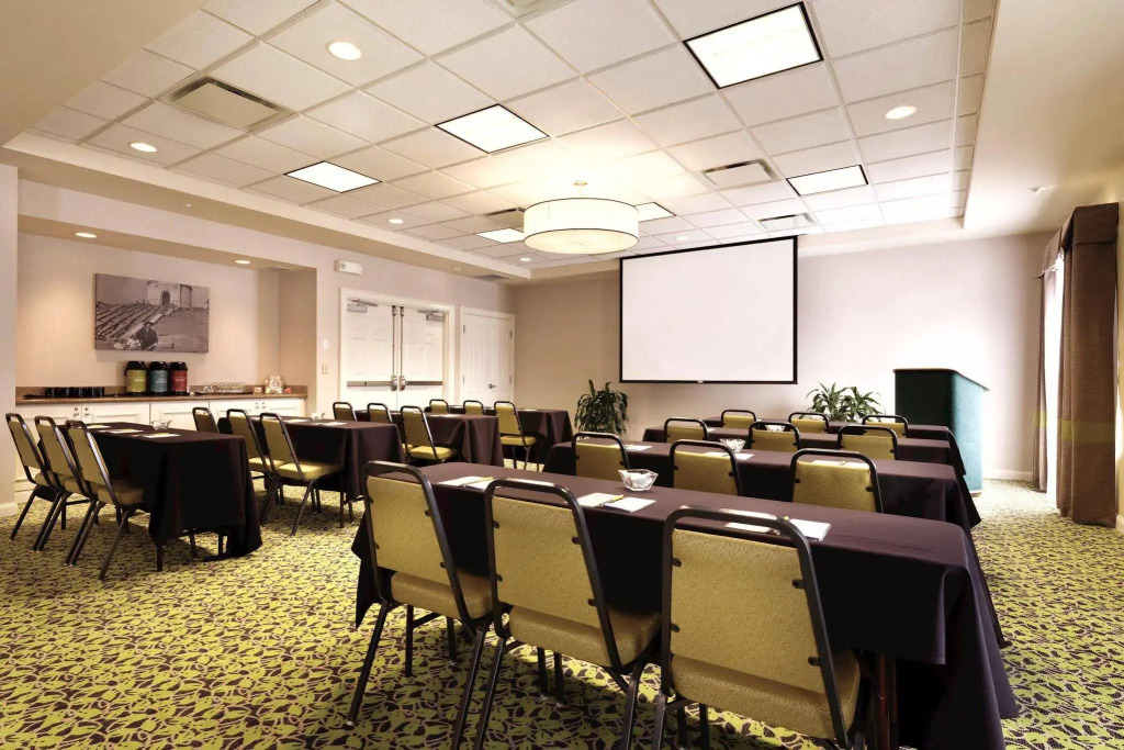 Hilton Garden Inn Akron-Canton Airport
