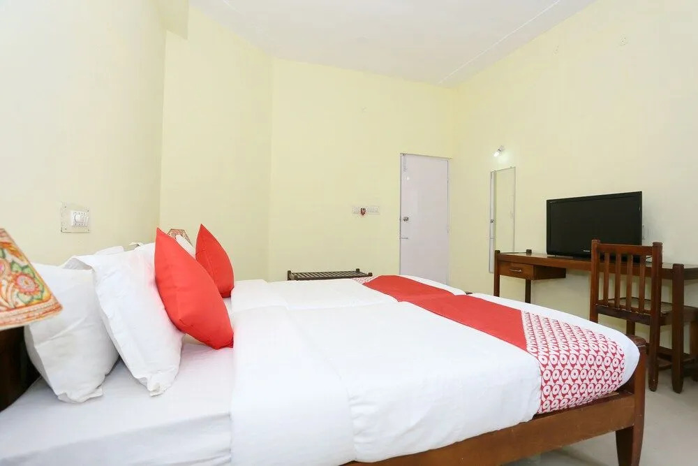 OYO 24617 Urban Spice Service Apartment