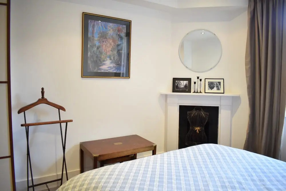 2 Bedroom Mayfair Apartment Near Hyde Park