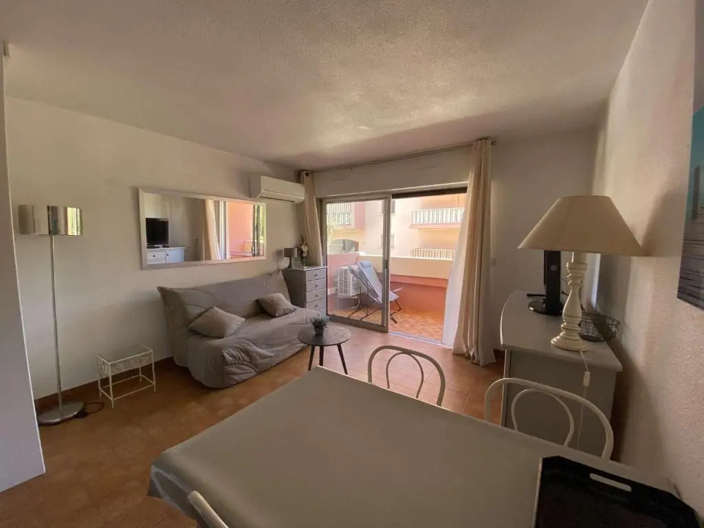 Appartement Sainte-Maxime, 1 pièce, 4 personnes - FR-1-226-294