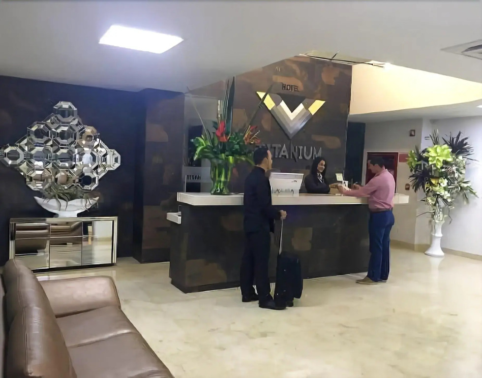 Hotel Titanium Plaza