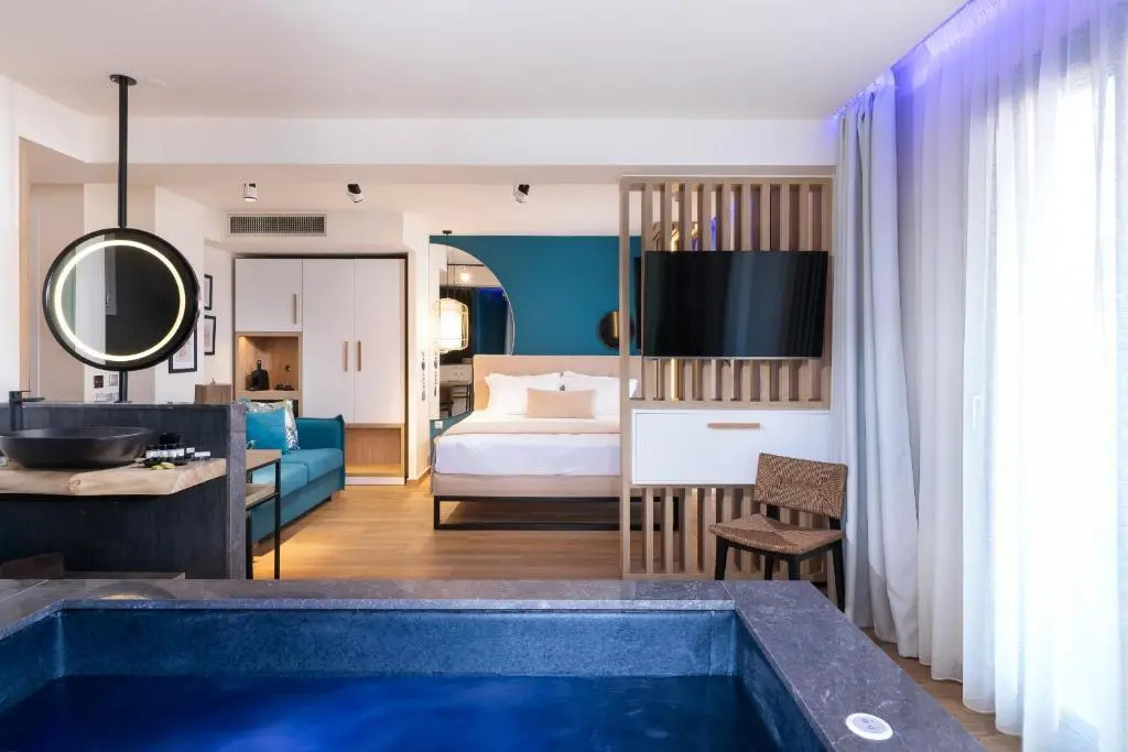 SKS Luxury Suites & Rooms