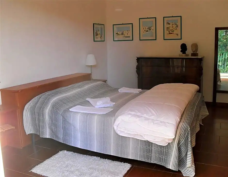i gù books & rooms