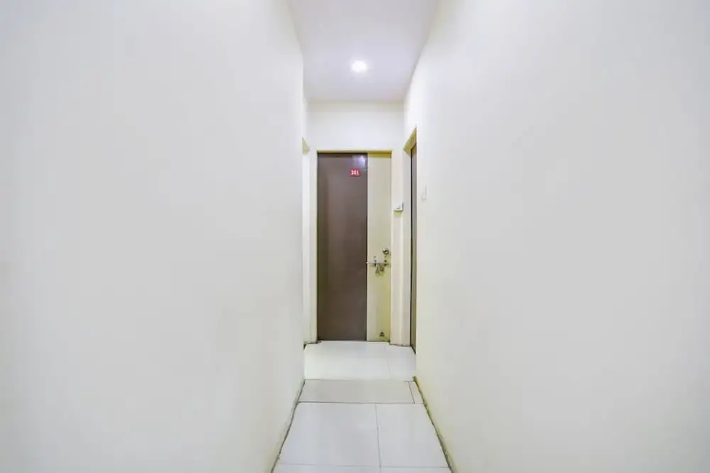 Fabhotel New Shraddha Inn