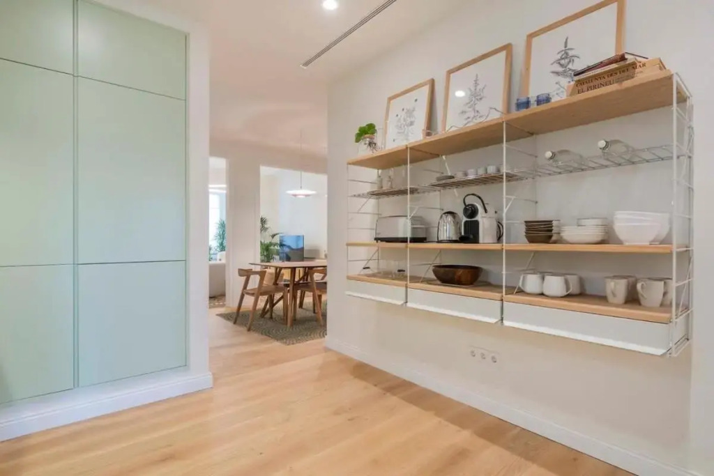 Amazing 5 bedrooms 5 bathrooms by Plaza Catalunya