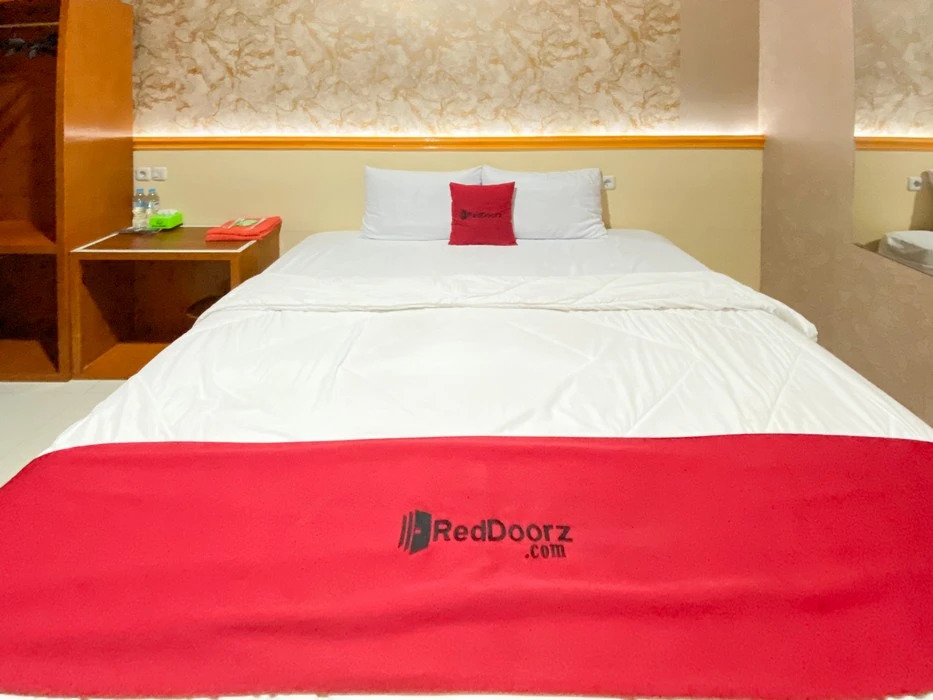 RedDoorz at The Canal Homestay Probolinggo
