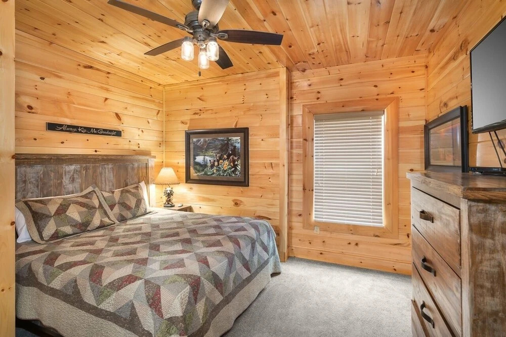 Heavenly Hideaway 4 Bedroom Home by Redawning