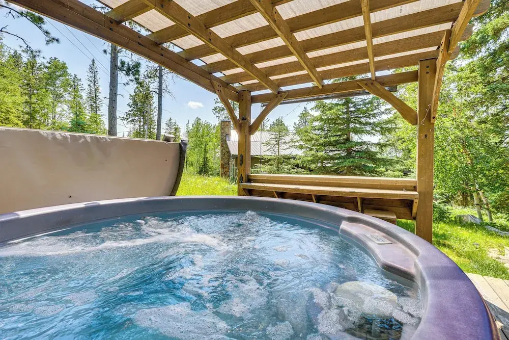 Scenic Lead Cabin: Steps to Terry Peak Ski Area!