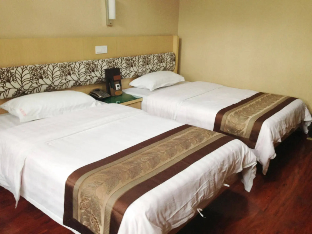 Jindu Hotel(中原金都大酒店（枣庄吾悦广场店）)
