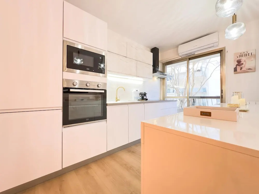310 Le Dor in Cannes