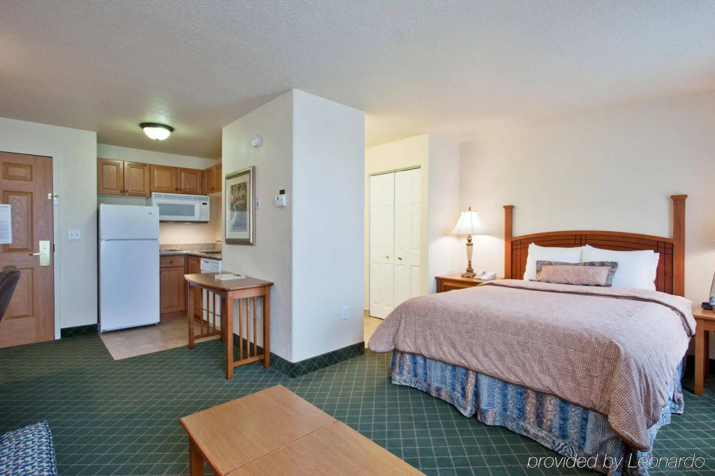 Staybridge Suites - Calgary Airport by IHG