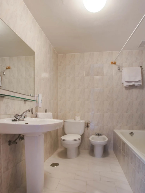 HOSTAL LA POSADA