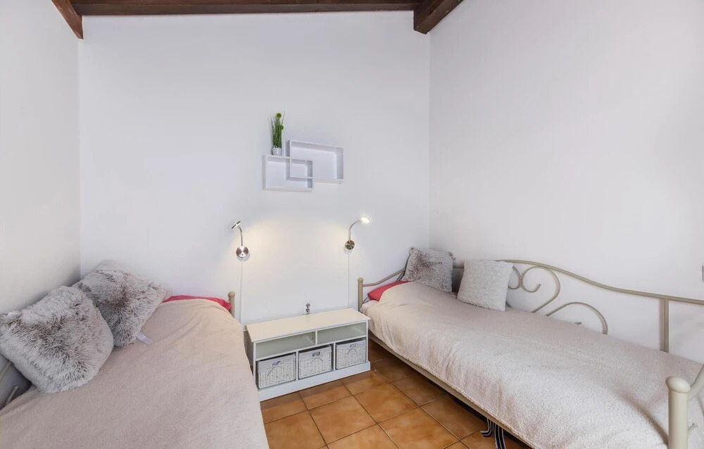 Stunning Home in Cervar Porat With Wifi and 2 Bedrooms