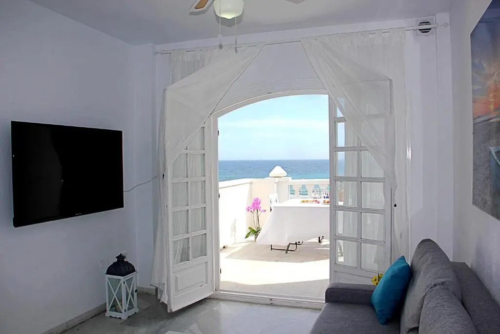 La Playa Blanca 4, Duquesa, Beach, Sea View, Pool, WiFi