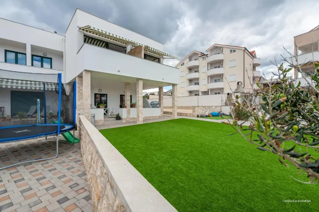 Ultima Apartments