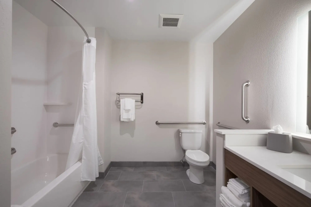 Holiday Inn Express & Suites Chicago - Hoffman Estates by IHG