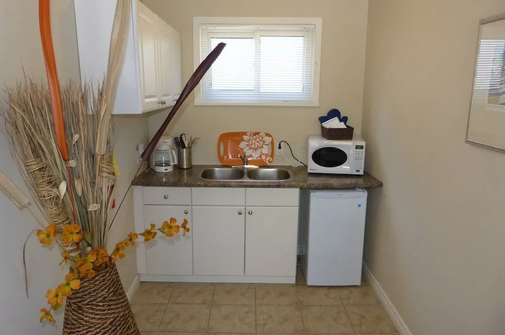 Oasis by the Bay Vacation Suites