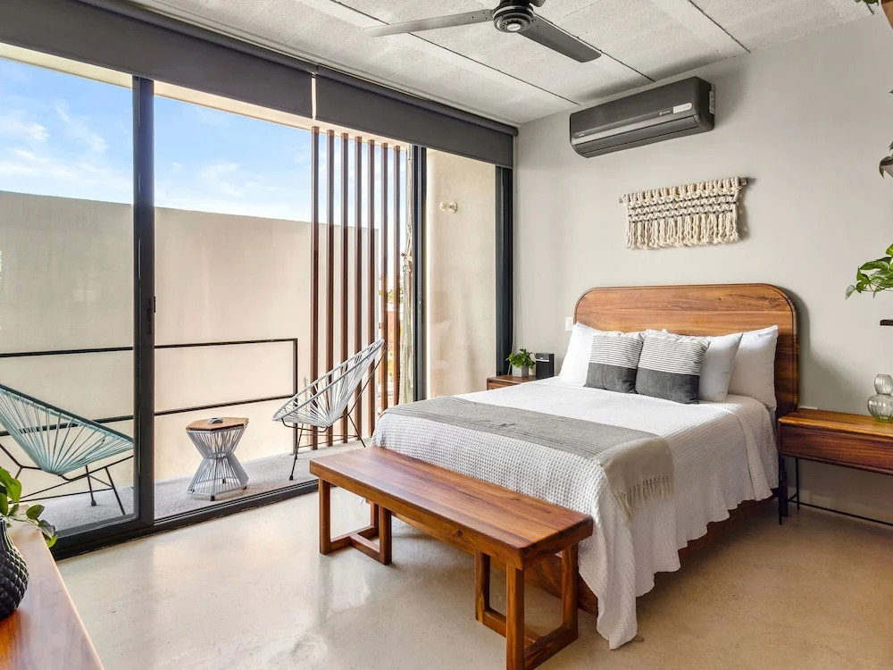 Searena Boutique Condos - Adults Only