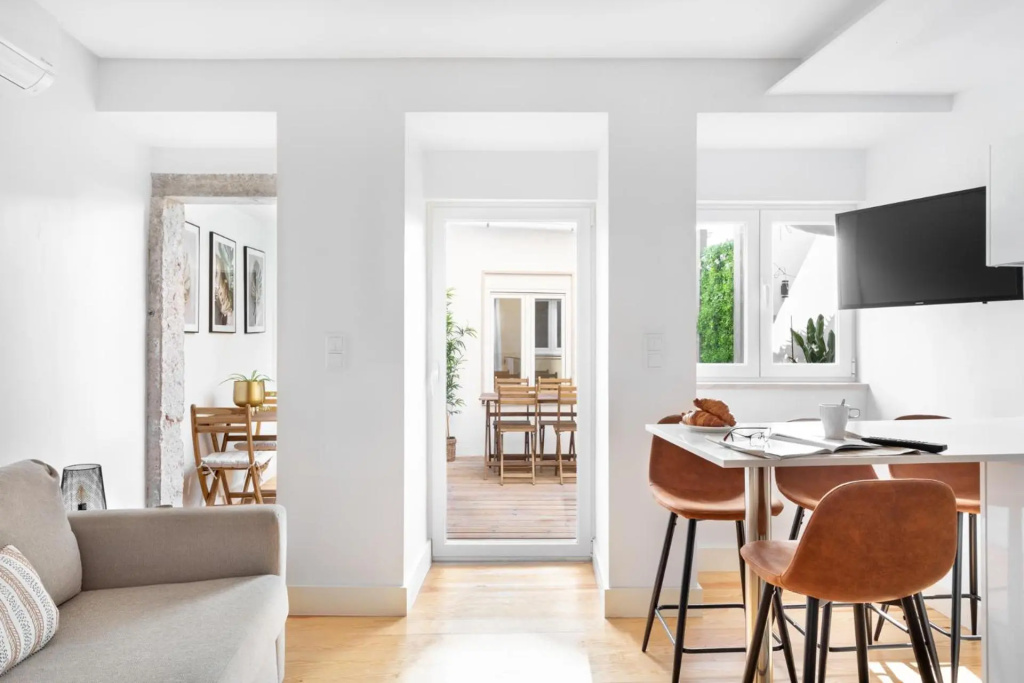 JOIVY Principe Real 2BR Apt w/Terrace nearby Botanical Garden of Lisbon