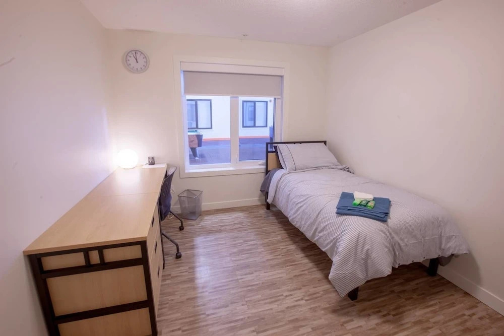 Stay With Ease Hospitality! 3 Bed 2 Bath