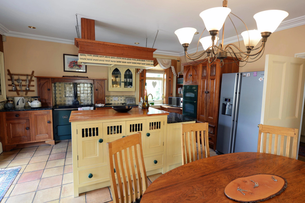 The Priory - Country Manor House, Log Burner, Sea Views, Pet Friendly