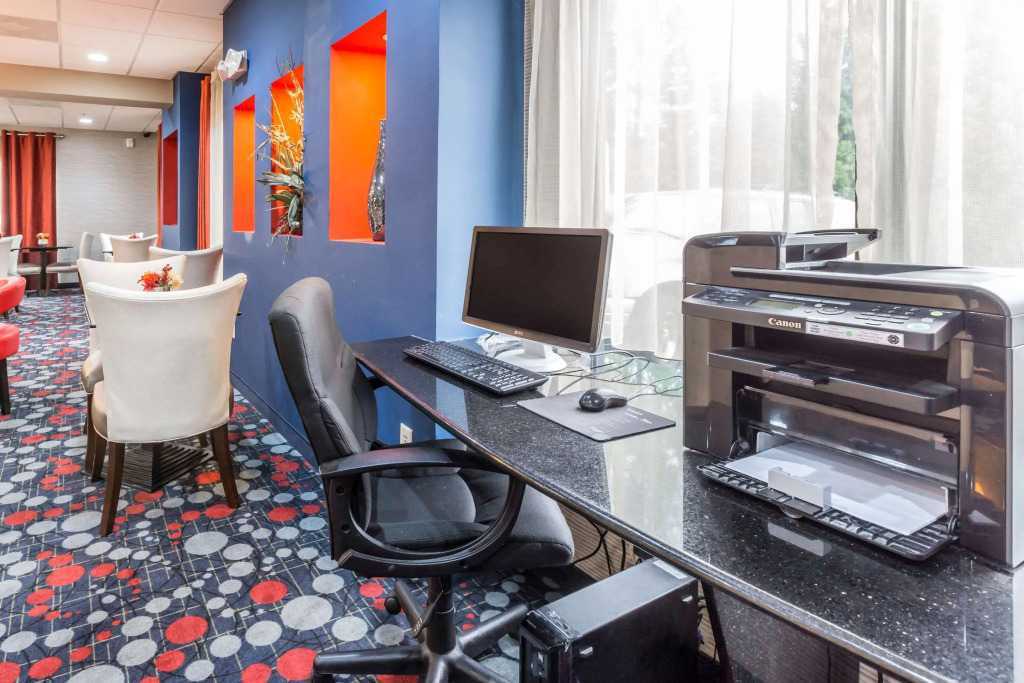 Comfort Suites Locust Grove Atlanta South
