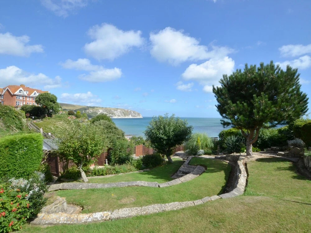 Cozy Holiday Home in Swanage with Balcony