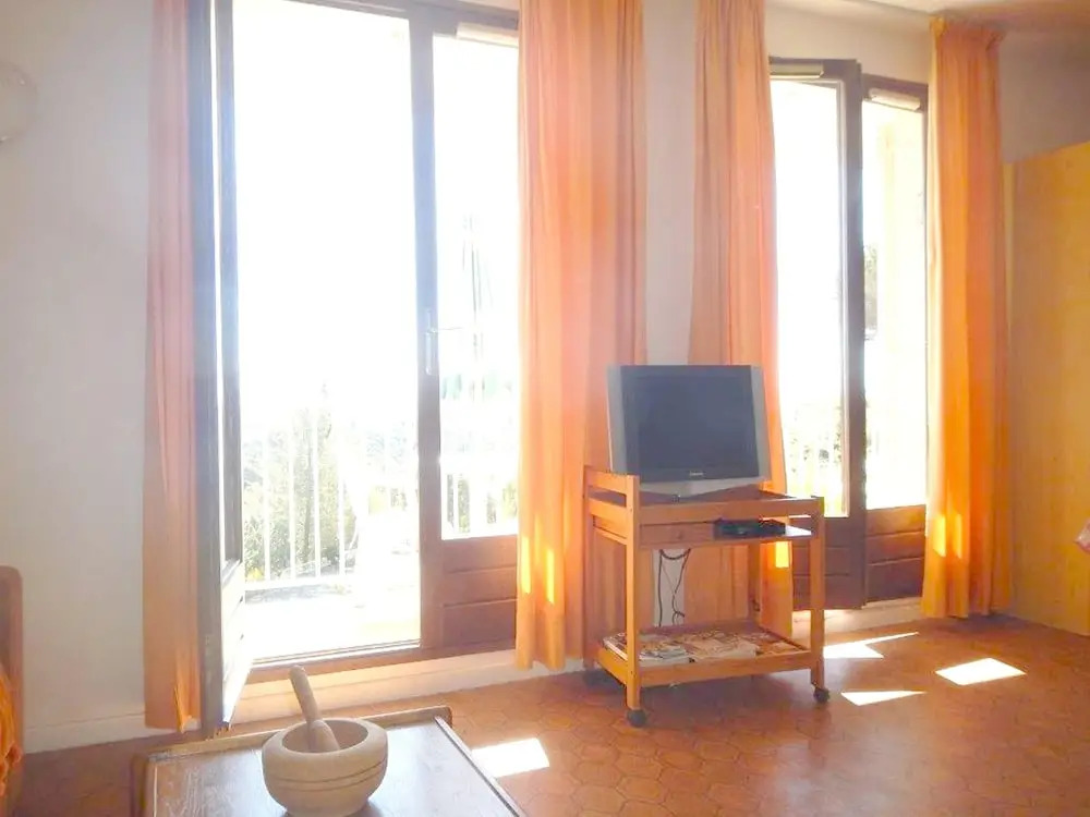 Studio in La Croix-valmer, With Wonderful sea View and Furnished Balco