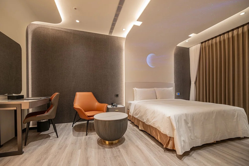 JingIn Hotel