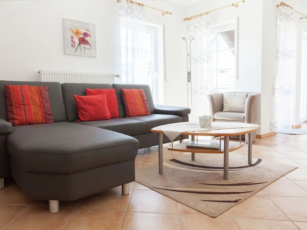 Modern Apartment In Krov With Garden And Balcony
