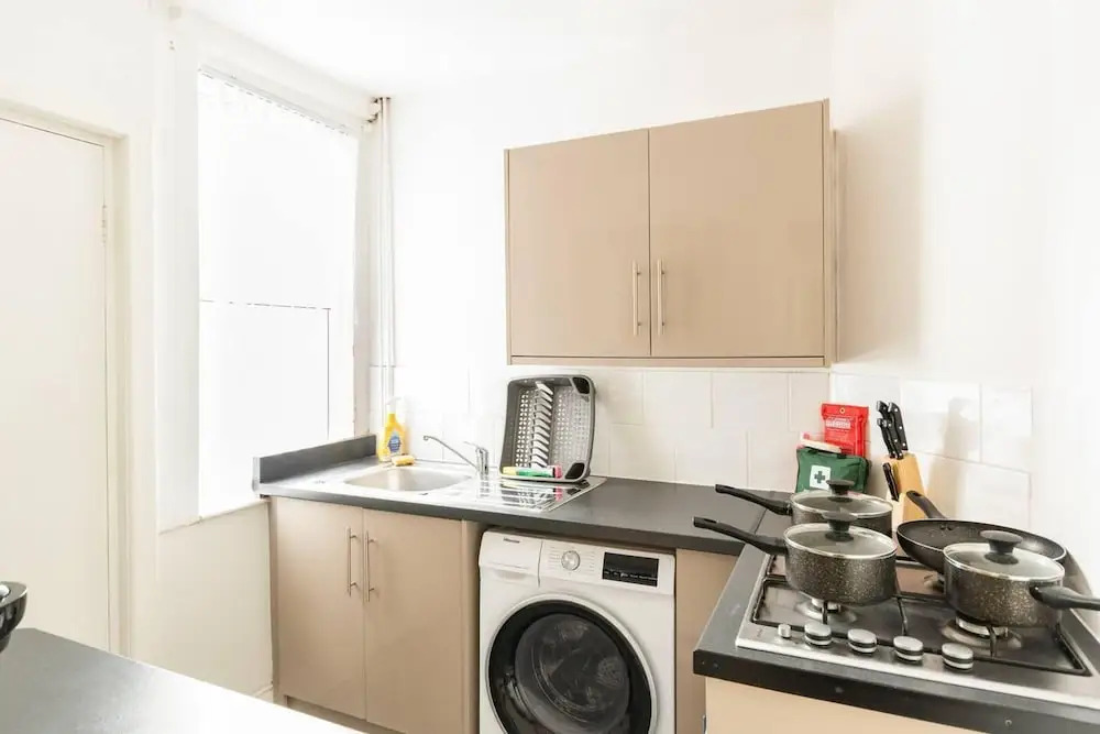 3 Bed House - Sleeps 7 - Garden - Parking - Wifi