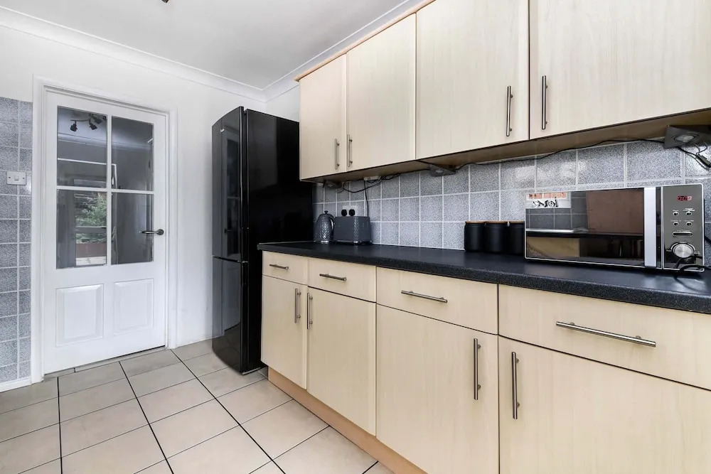 House - Sleeps 10 - Garden - Close to City Centre