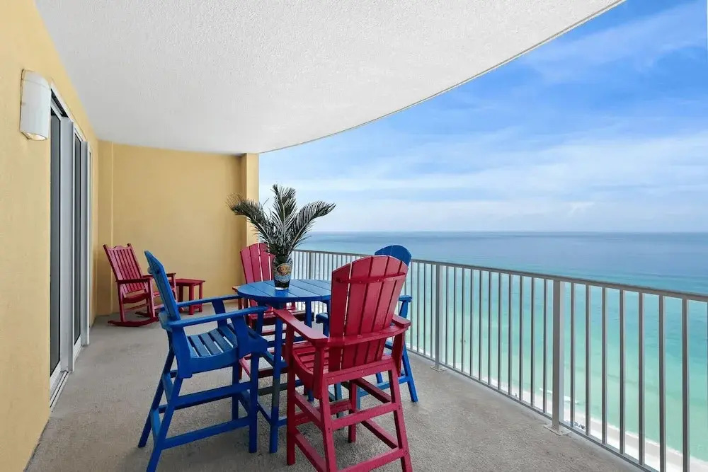 Beachfront Access, 2 Pools, Beach Service w/ Chairs Emerald Isle Resort 1308