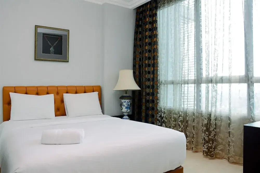 Modern and Luxurious 2BR Essence Dharmawangsa Apartment By Travelio