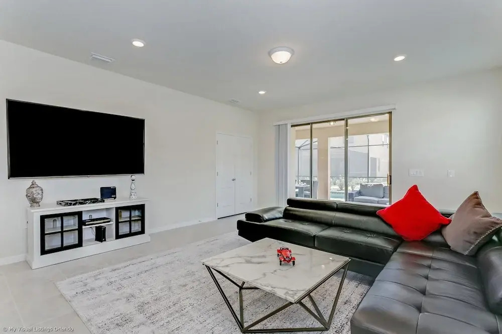 Luxury and Style! BIG Pool Area and Game Room in Solterra 6br/4.5 Bath #7st564
