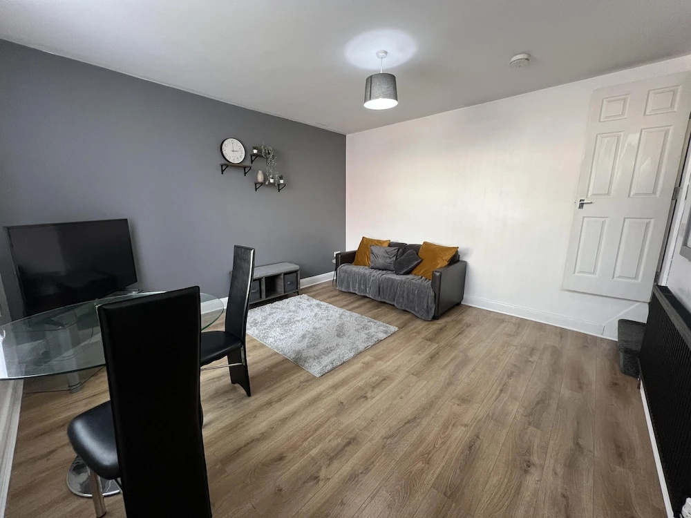 City Escape - Charming 2-bed House