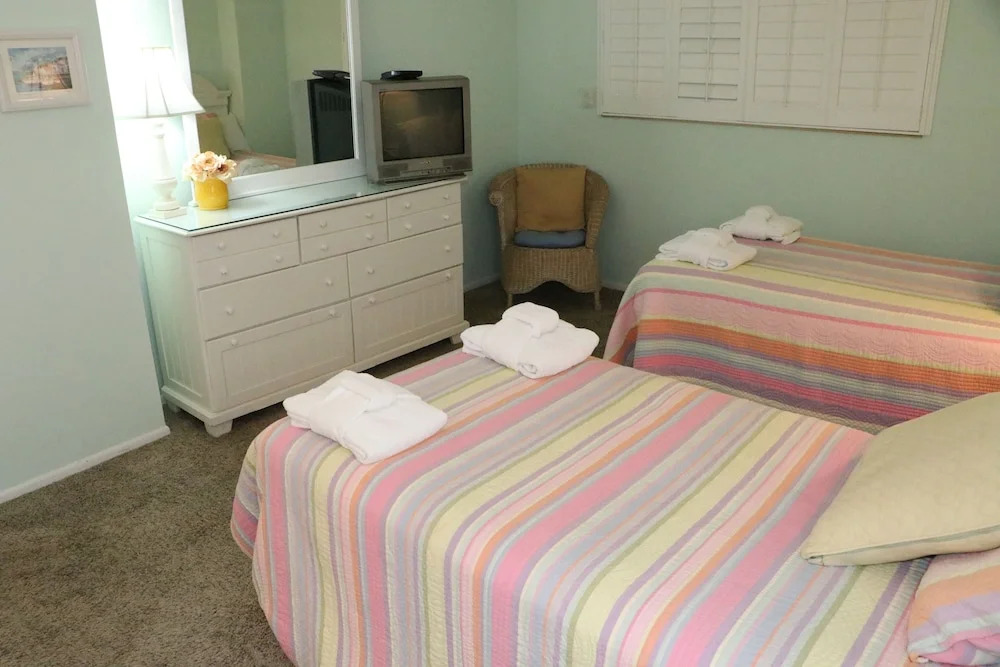 Jamaica Royale 606 - 2 Br Condo