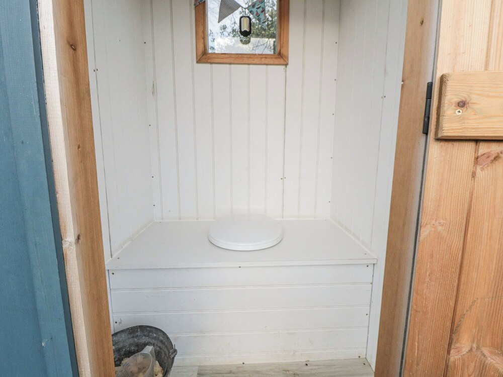 Honeysuckle Hut, Potto Grange Farm