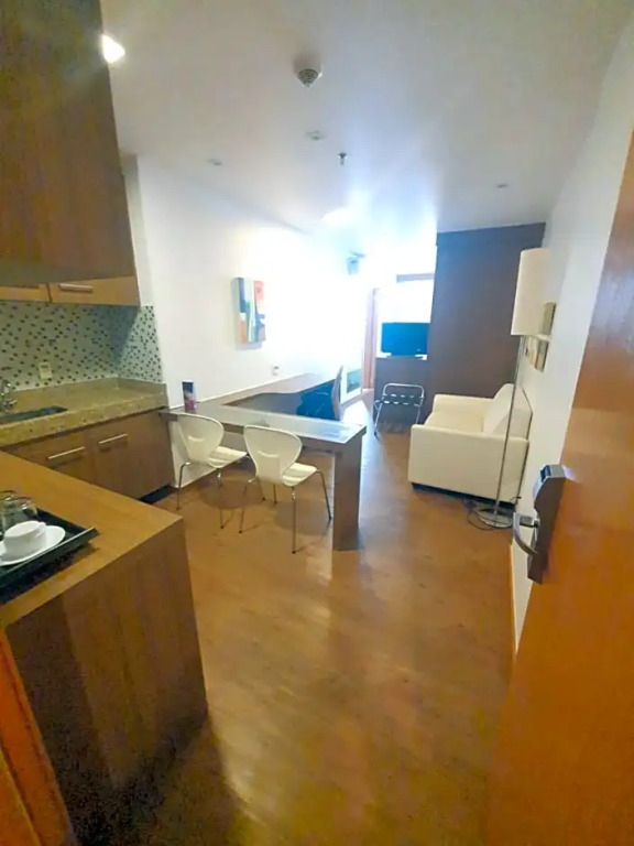 FLAT NO NOBILE SUÍTES MONUMENTAL COM ESTACIONAMENTO GRÁTIS, AO LADO DA ESPLANADA DOS MINISTÉRIOS E DO ESTÁDIO MANÉ GARRINCHA, WI-FI, PISCINA, ACADEMIA, SAUNA, RECEPÇÃO 24HS By REI DOS FLATS