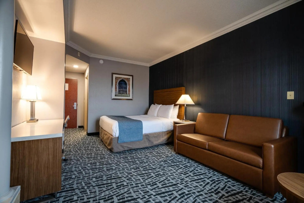 Monte Carlo Inn Toronto West Suites