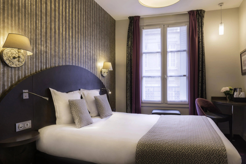 Hotel de Neuve by Happyculture