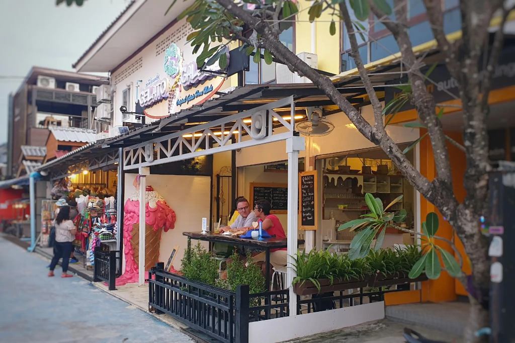 Island Cafe and Hostel