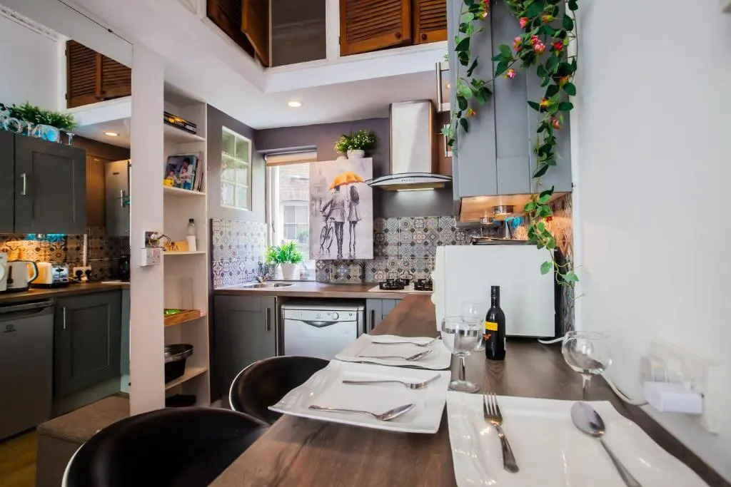 Pimlico Central London Suite near Victoria